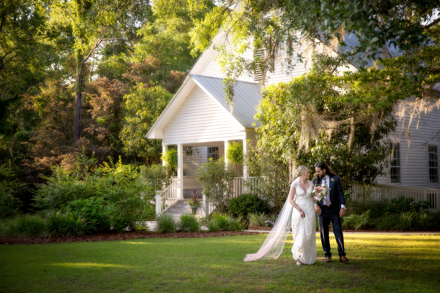 Wedding couple walking at Shiloh Farm Tallahassee